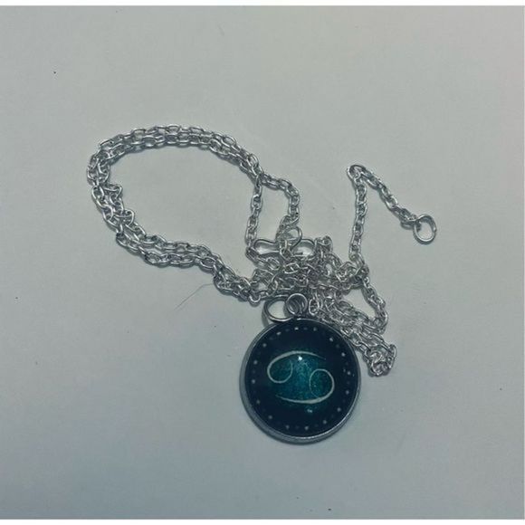 CANCER GREEN GLOW IN THE DARK ZODIAC STAR SIGN HOROSCOPE NECKLACE - Picture 8 of 15